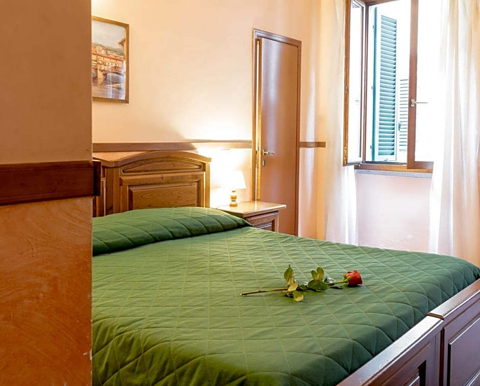 Hotel Monica