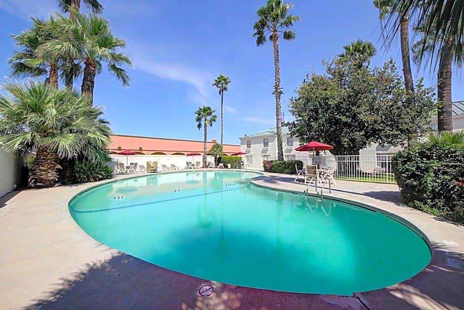 Motel 6-Laredo, TX - North I-35