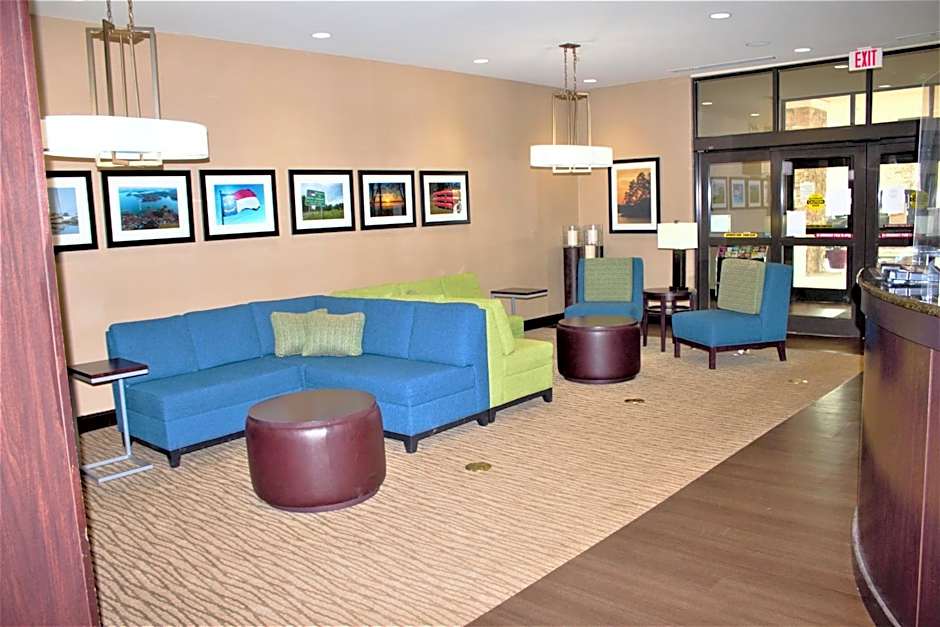 Comfort Suites Huntersville near Lake Norman