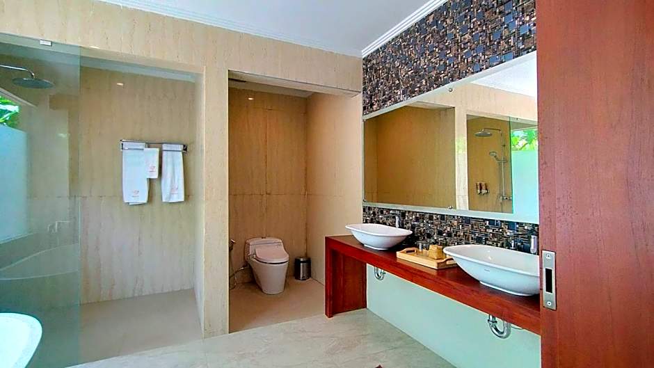 The Grand Villandra Resort Lovina