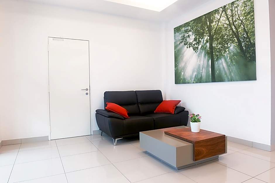 BREZZA HOTEL SITIAWAN