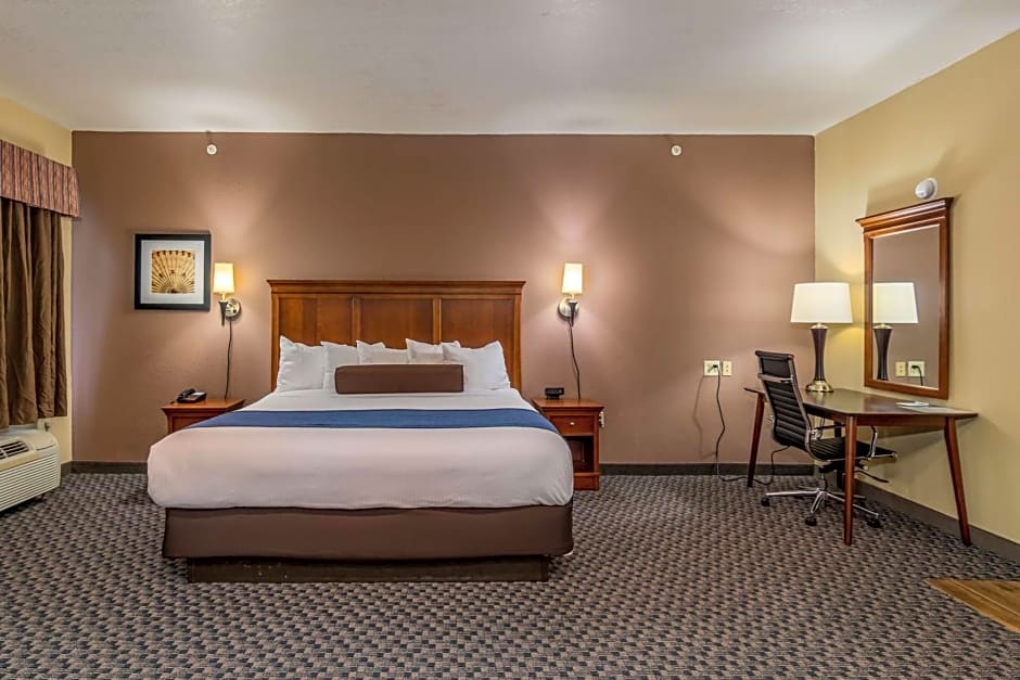 Best Western Plus Shamrock Inn & Suites