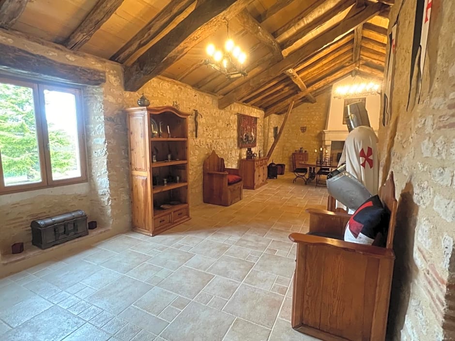 Le Relais des Chevaliers " Chambre des Chevaliers"