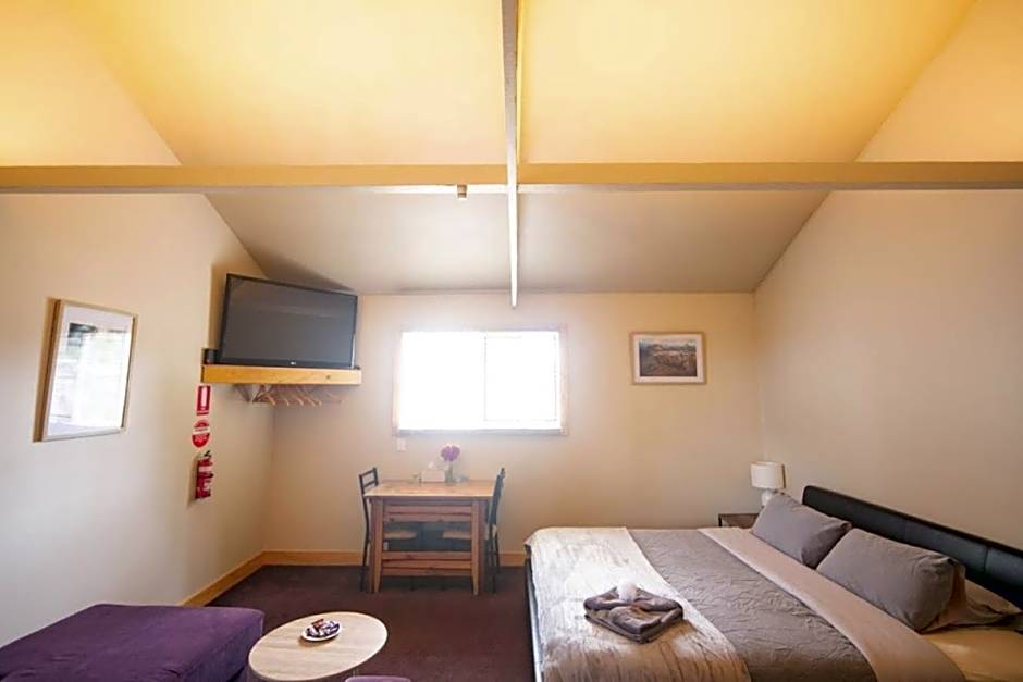 3 Hills at The Good Place