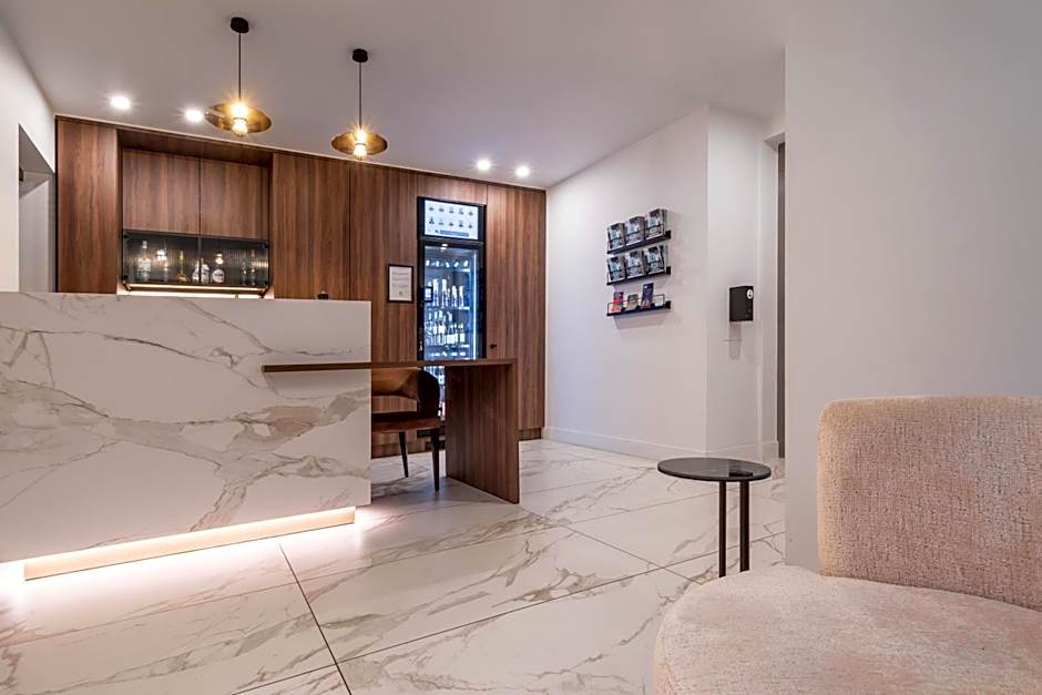 ONE TWO FOUR - Hotel & Spa