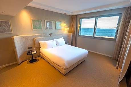 Executive Suite, King Size Bed, Sea View