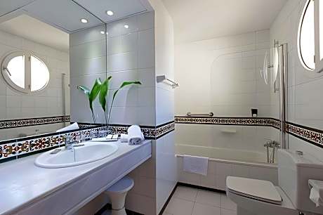 Standard Room with Double or Twin Bed