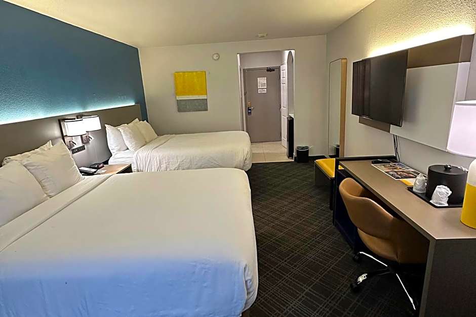 Comfort Inn North Dallas Near the Galleria