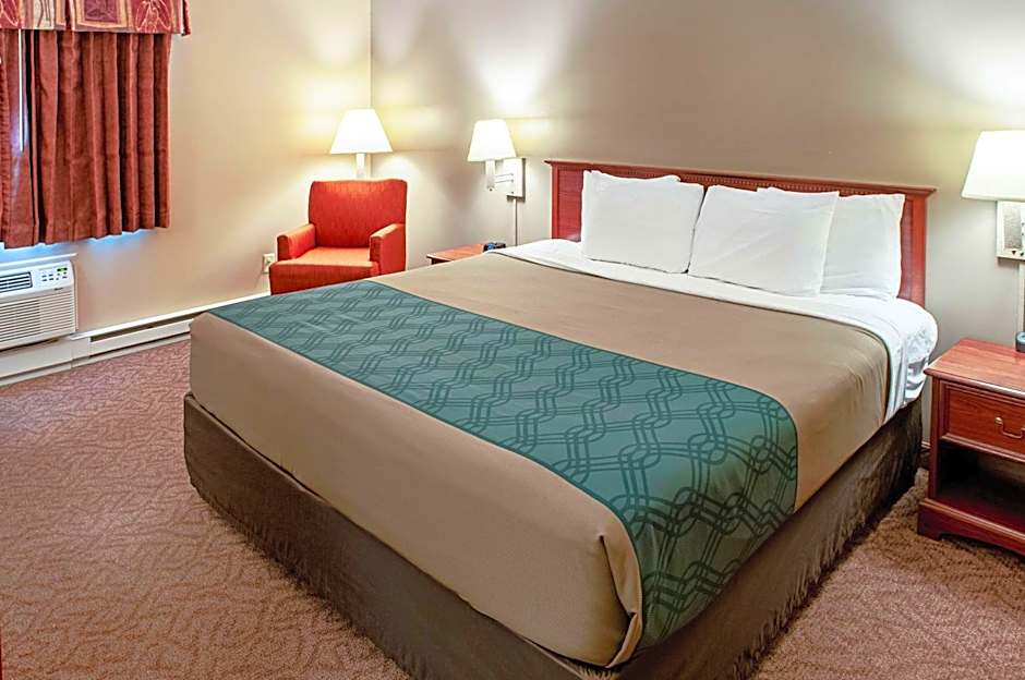 Econo Lodge On The Bay