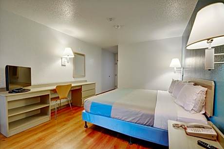 King Room - Non-Smoking