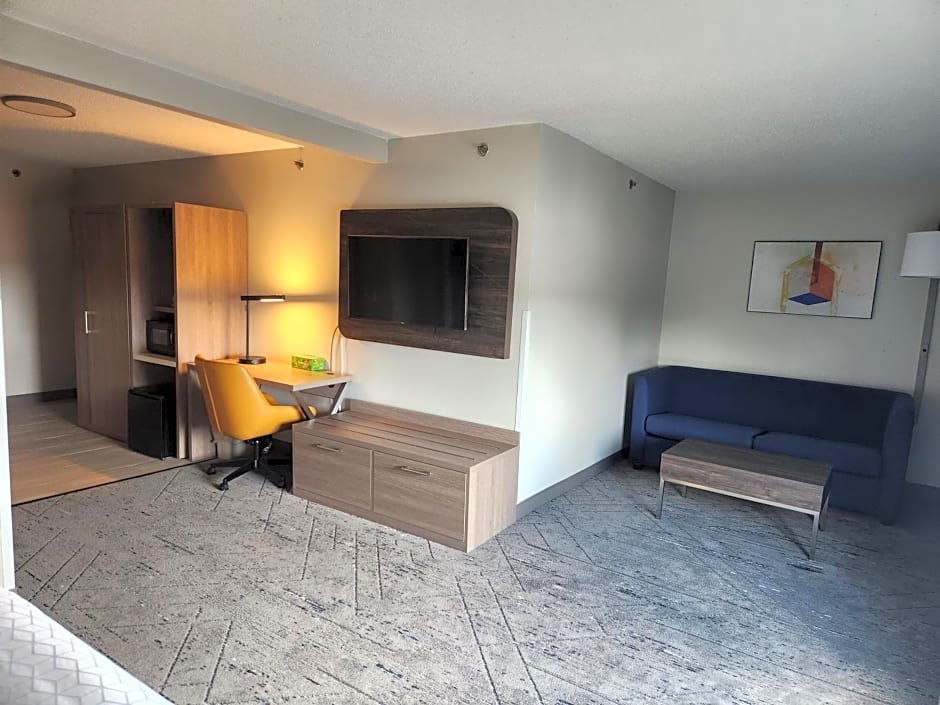 Holiday Inn Express Hotel And Suites Alliance By IHG