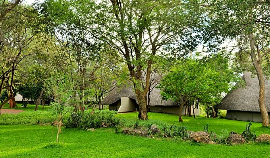 Victoria Falls Safari Suites