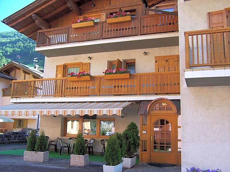 Alpen Hotel Rabbi