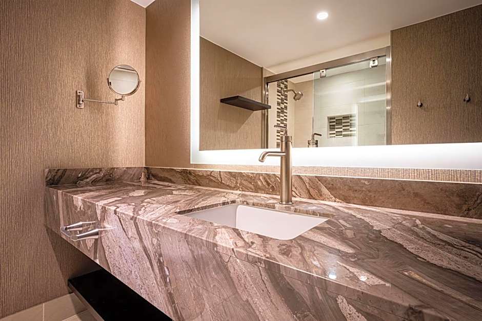 Horseshoe Black Hawk - A Caesars Rewards Destination