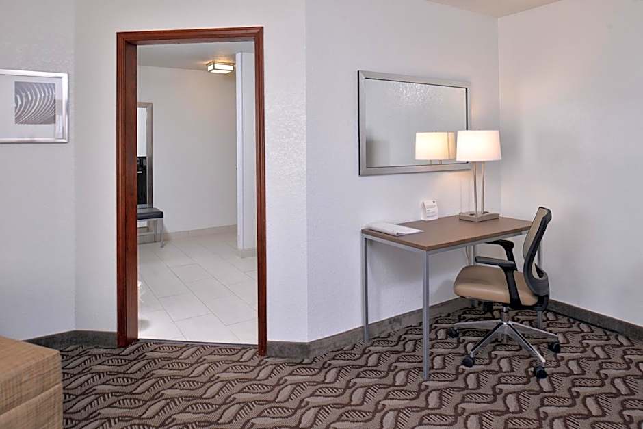 Holiday Inn Express Hotel & Suites Lonoke I-40 By IHG