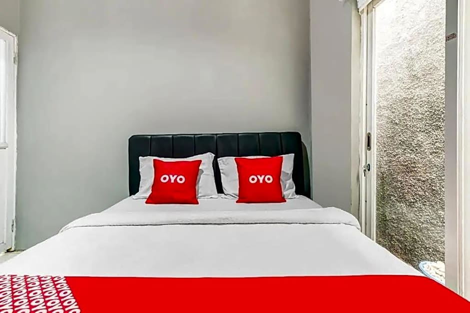 OYO Life 91239 Kost Rosandy House Yogyakarta