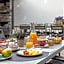Ascona Lodge, Pool & Garden Retreat