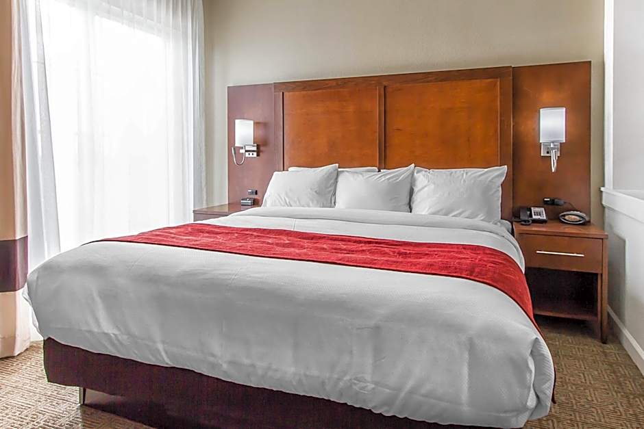Comfort Suites West Omaha