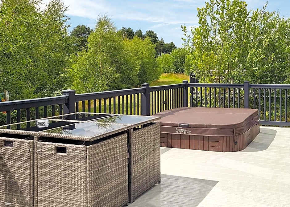 Woodhall Country Park Lodges