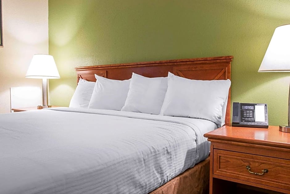 Rodeway Inn Grand Haven