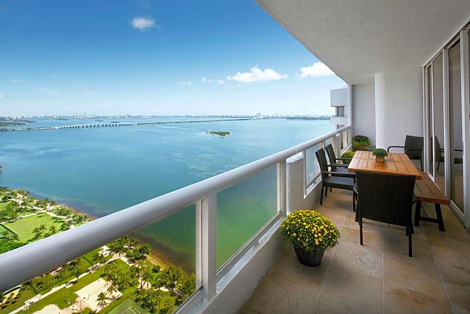 DoubleTree By Hilton Grand Hotel Biscayne Bay