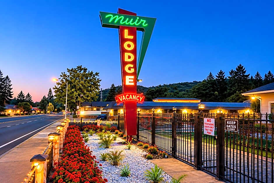 Muir Lodge Motel
