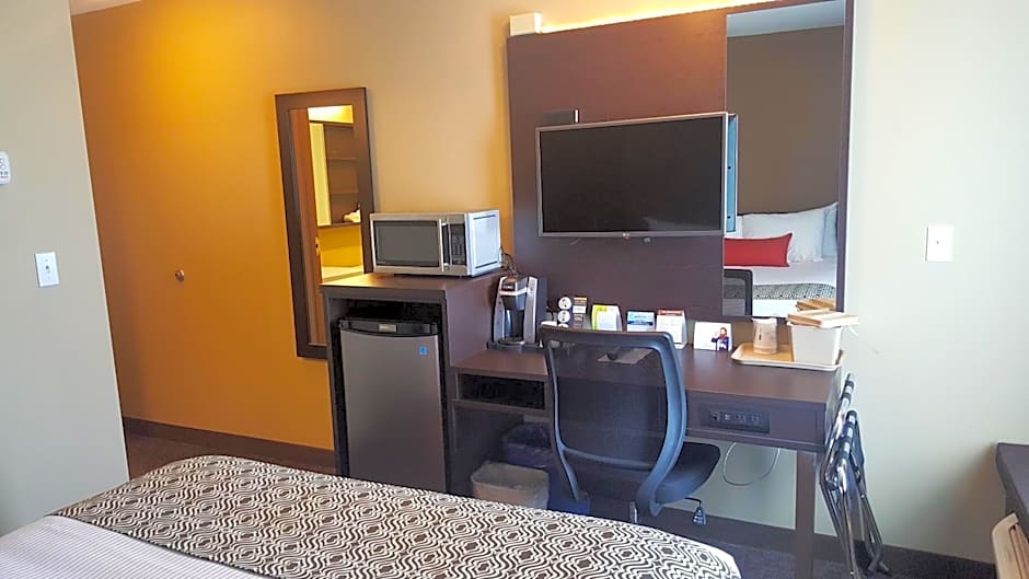 Microtel Inn & Suites By Wyndham Whitecourt