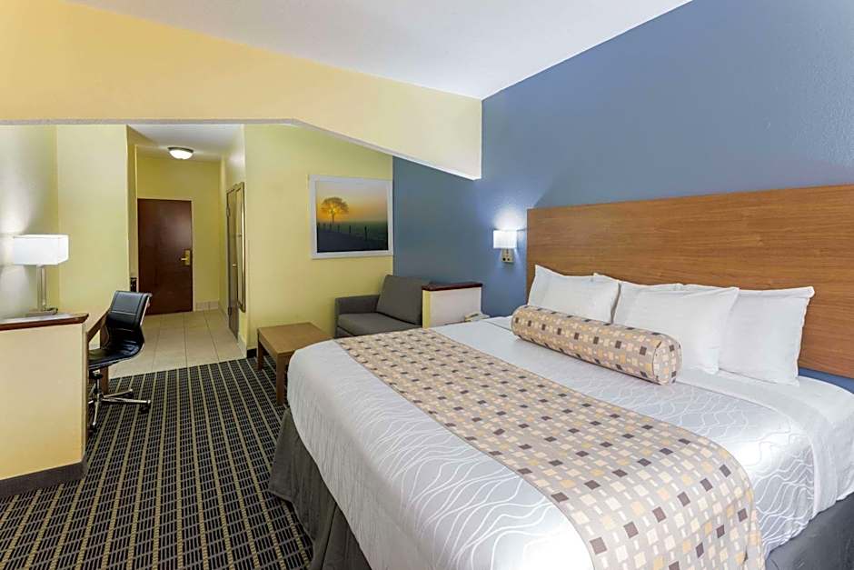 Days Inn & Suites by Wyndham Union City