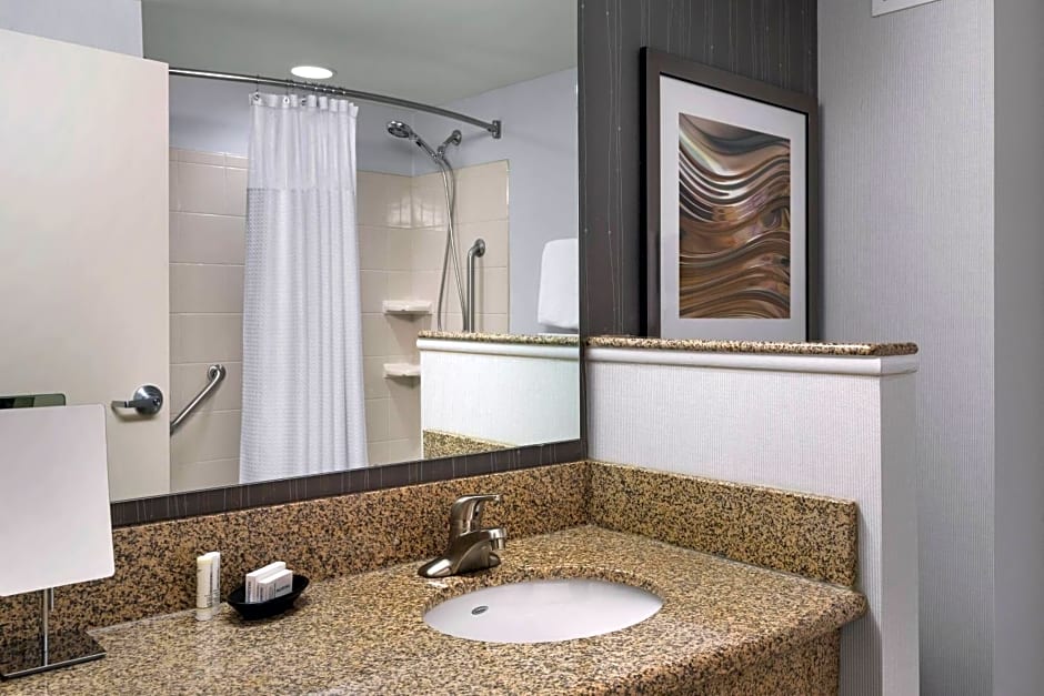Courtyard by Marriott Portland Airport