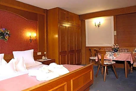 Deluxe Family Suite