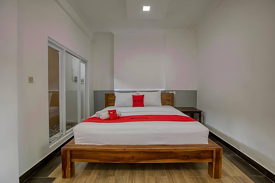 RedDoorz near Exit Toll Nusa Dua