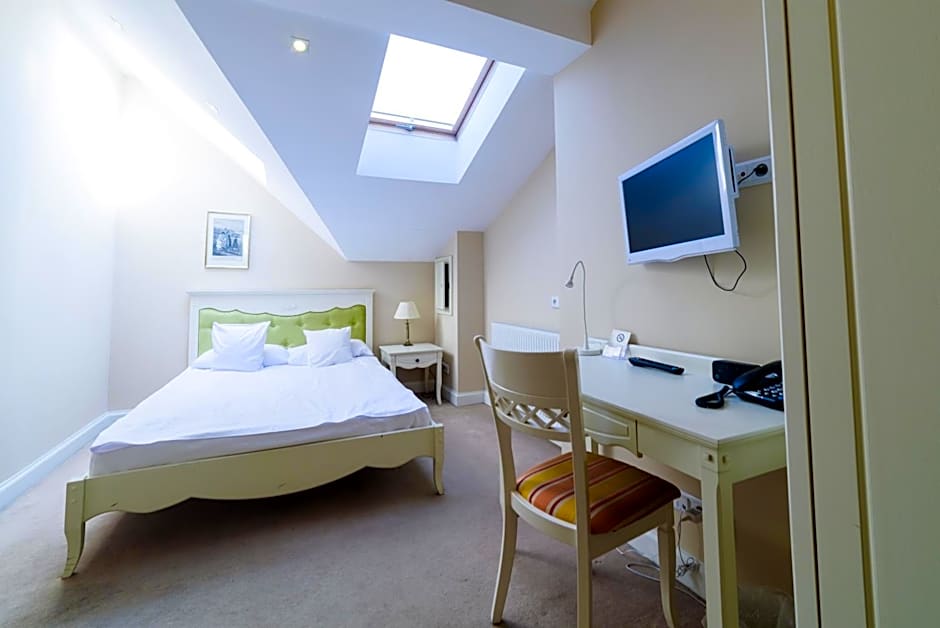 Ambasadorski Residence