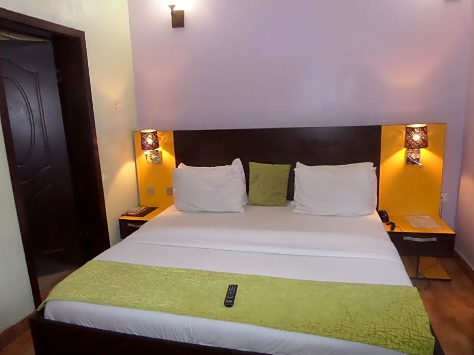 Downtown Royal Hotel GRA