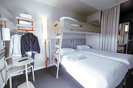 Standard Twin Room with Bunk Bed