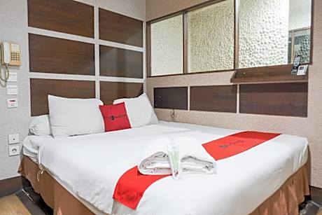 RedDoorz near WaterBoom Lippo Cikarang