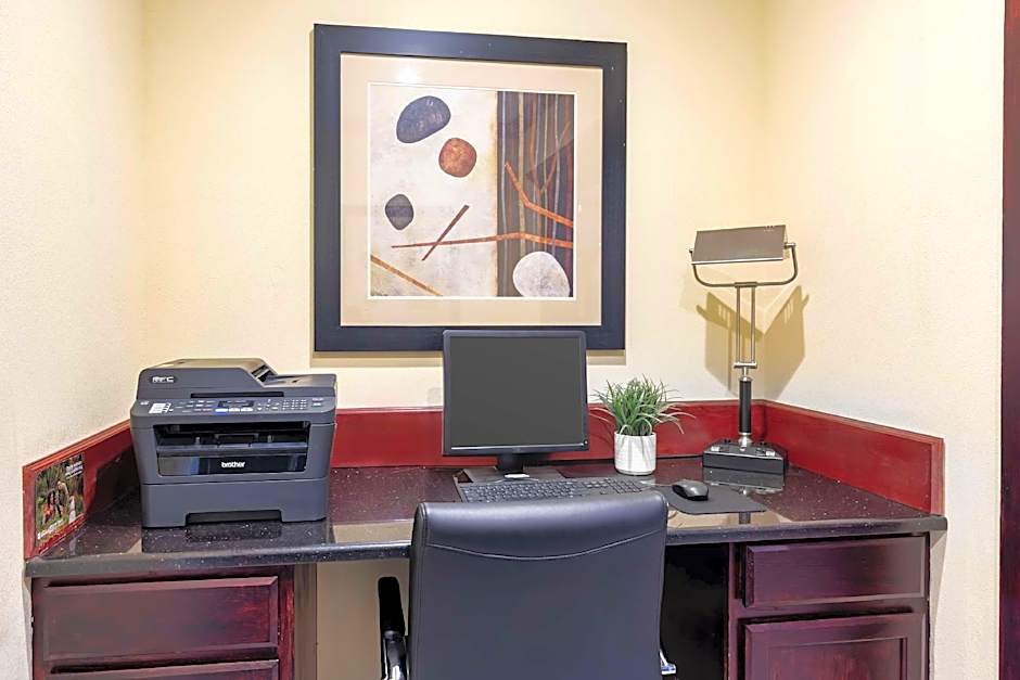 Best Western Plus Pratt