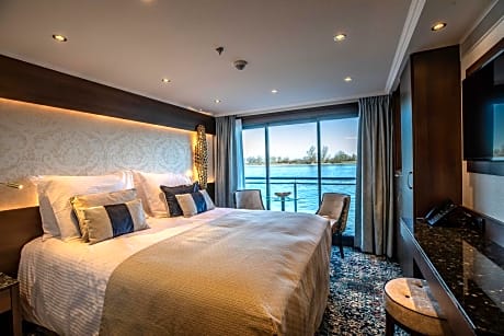 Deluxe Double or Twin Room with River View