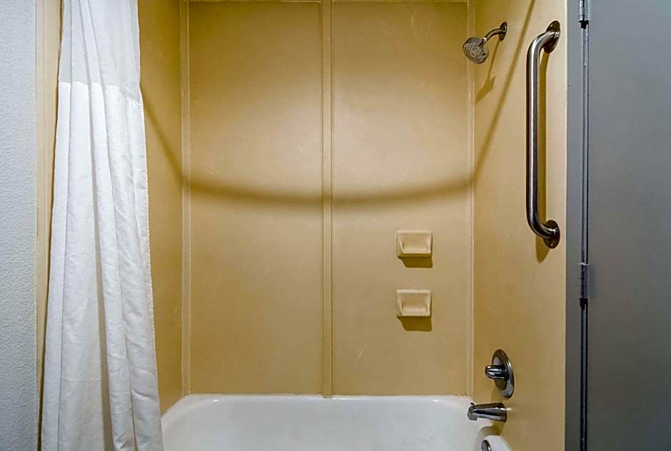 Quality Inn & Suites Waco North