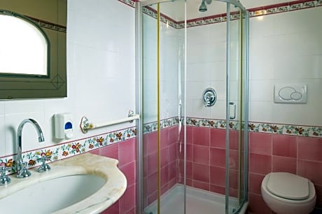 Double Room (1 Double Bed)