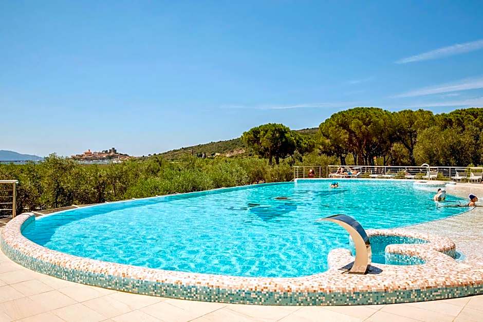 ISA - Residence with pool and private beach in Talamone just 500 mt from the beach