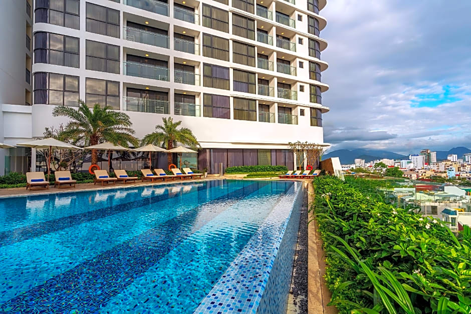 Melia Vinpearl Nha Trang Empire