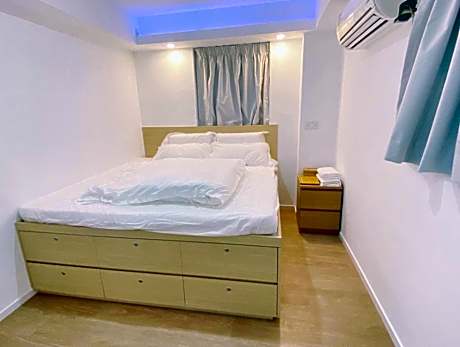 Deluxe Double Room with Side Sea View