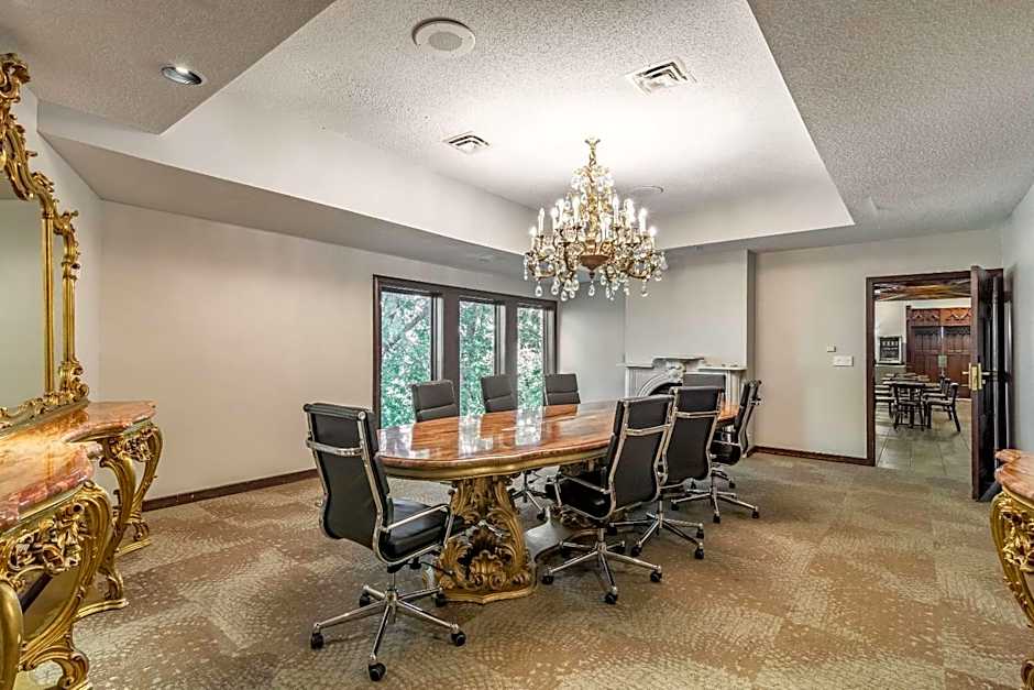 Riverview Inn & Suites, Ascend Hotel Collection