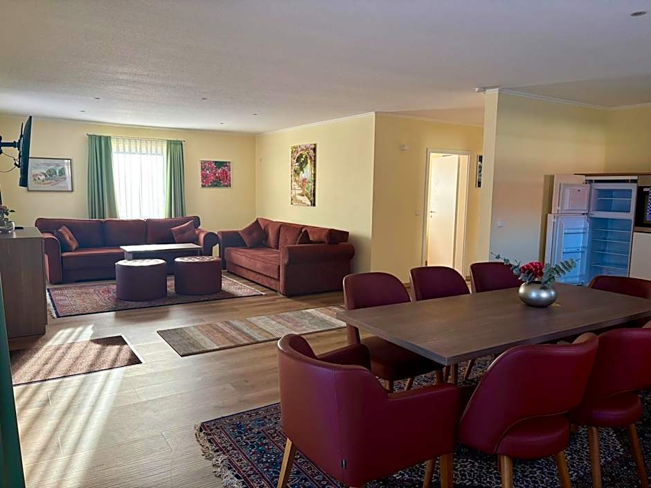 Ellen Hotel
