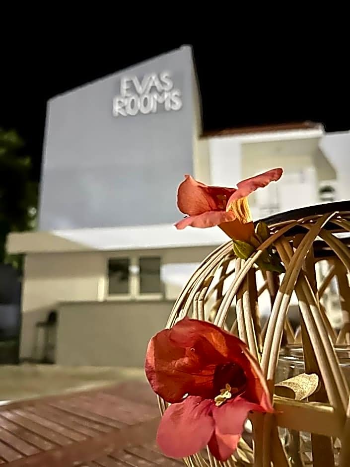 Eva's Rooms