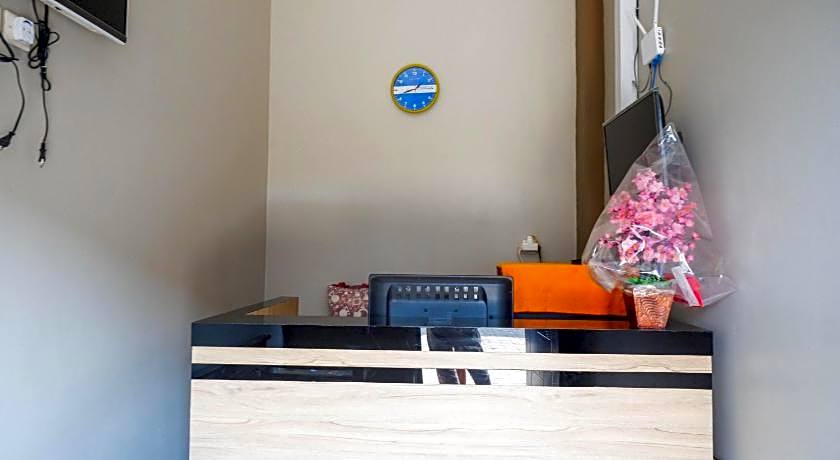 Urbanview Hotel near Alun Alun Tegal