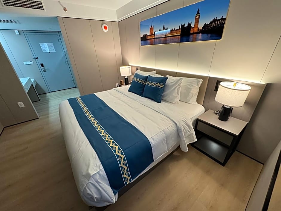 Ly New York Hotel
