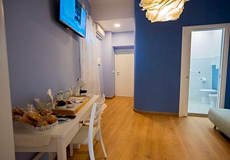 Quadruple Room with Private Bathroom