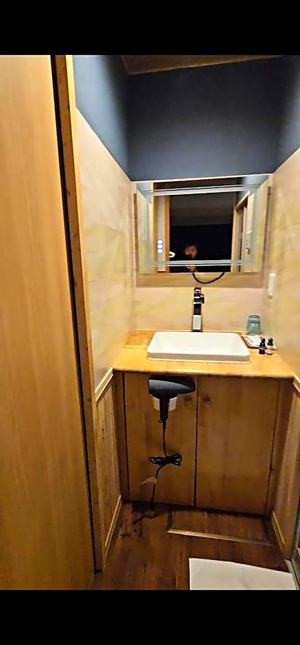 Business Hotel Takanoya