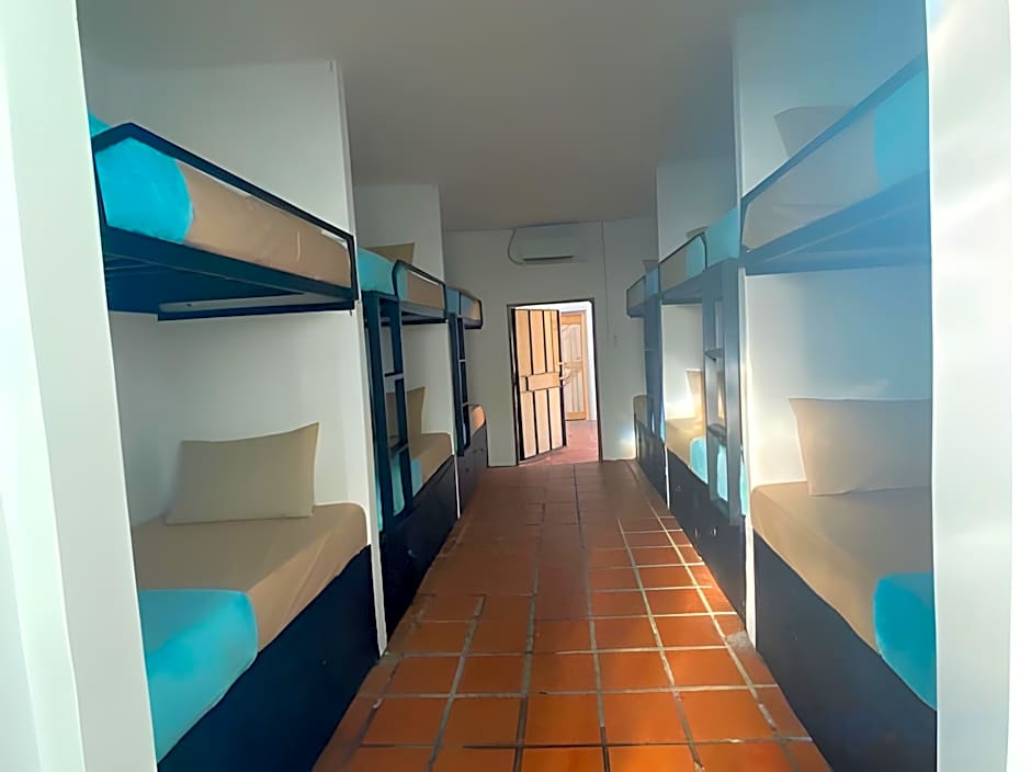 Mad Monkey  Koh Rong 